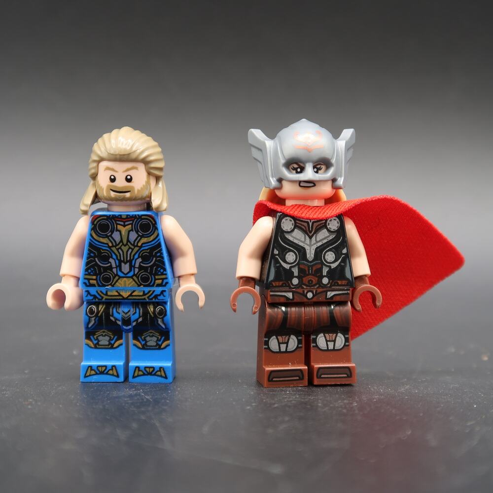 Lego Marvel Thor Mighty Thor Minifigure Set of 2 Attack on New Asgard Incomplete
